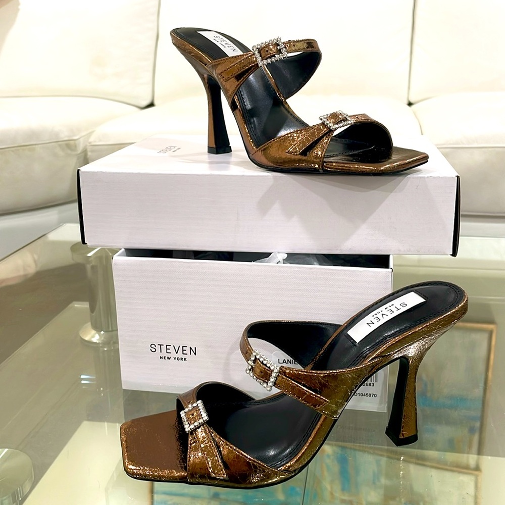 NIB Steven New York Lanie sandal in bronze laminated gold size 7 new in box